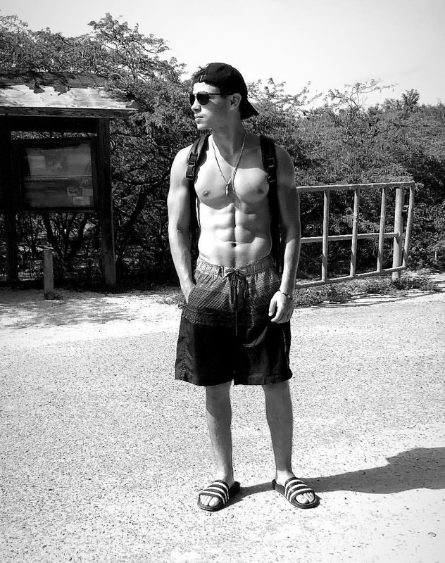 famousmales > A Shirtless Jake T Austin